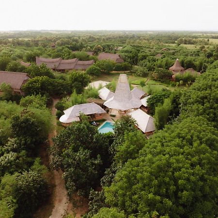 Maringi Sumba By The Sumba Hospitality Foundation Waikelo Esterno foto
