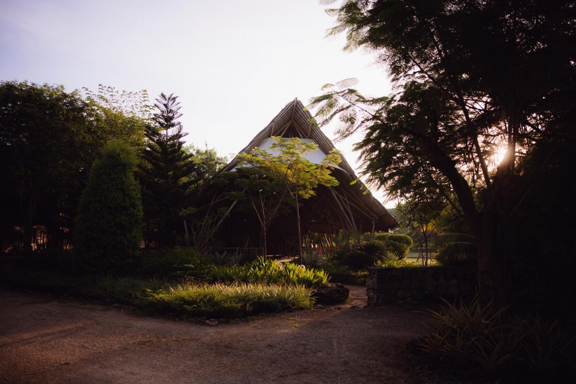 Maringi Sumba By The Sumba Hospitality Foundation Waikelo Esterno foto